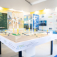 Vitrine stand Eolienne en mer