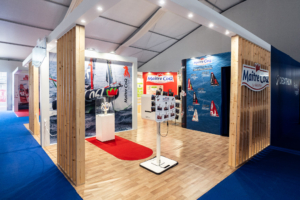 vitrine stand maitre coq